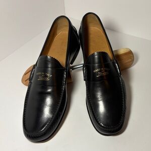 Gucci Elegant Black Leather Loafers